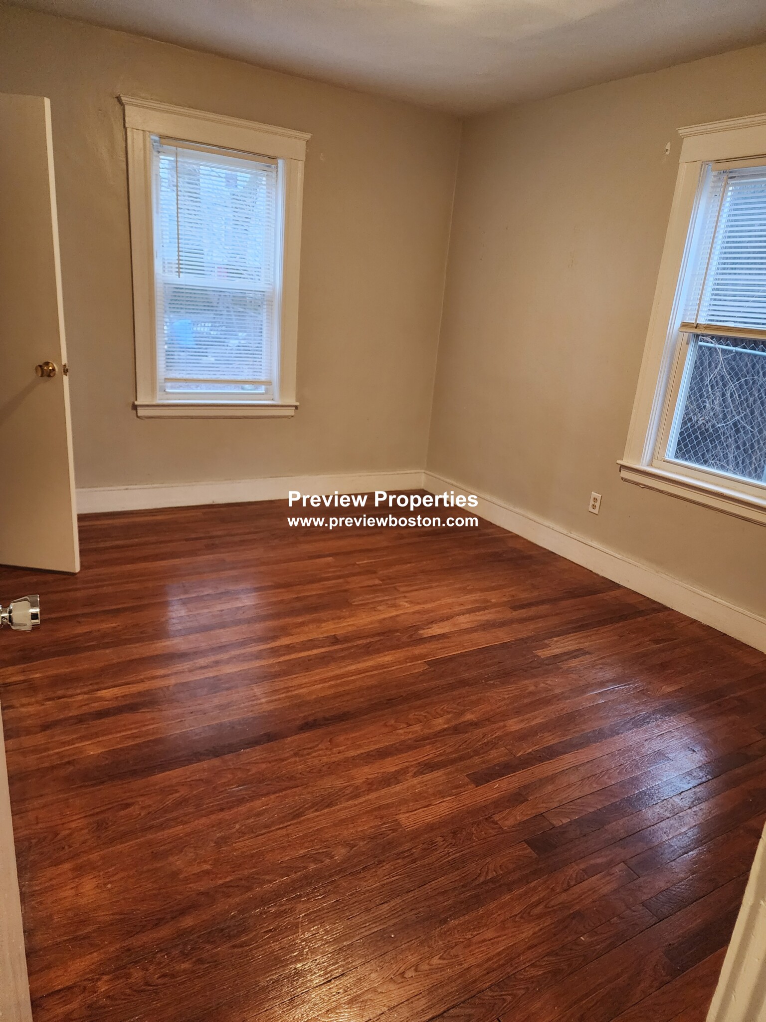 8 Woodside Ave, Jamaica Plain