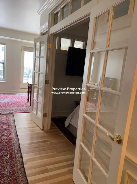 300 Boylston St, Downtown