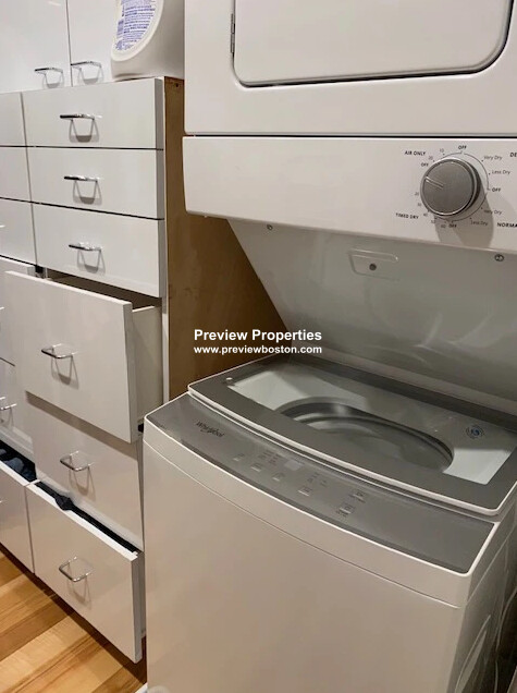 300 Boylston St, Downtown