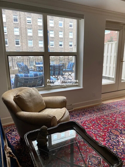 300 Boylston St, Downtown