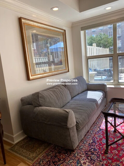 300 Boylston St, Downtown