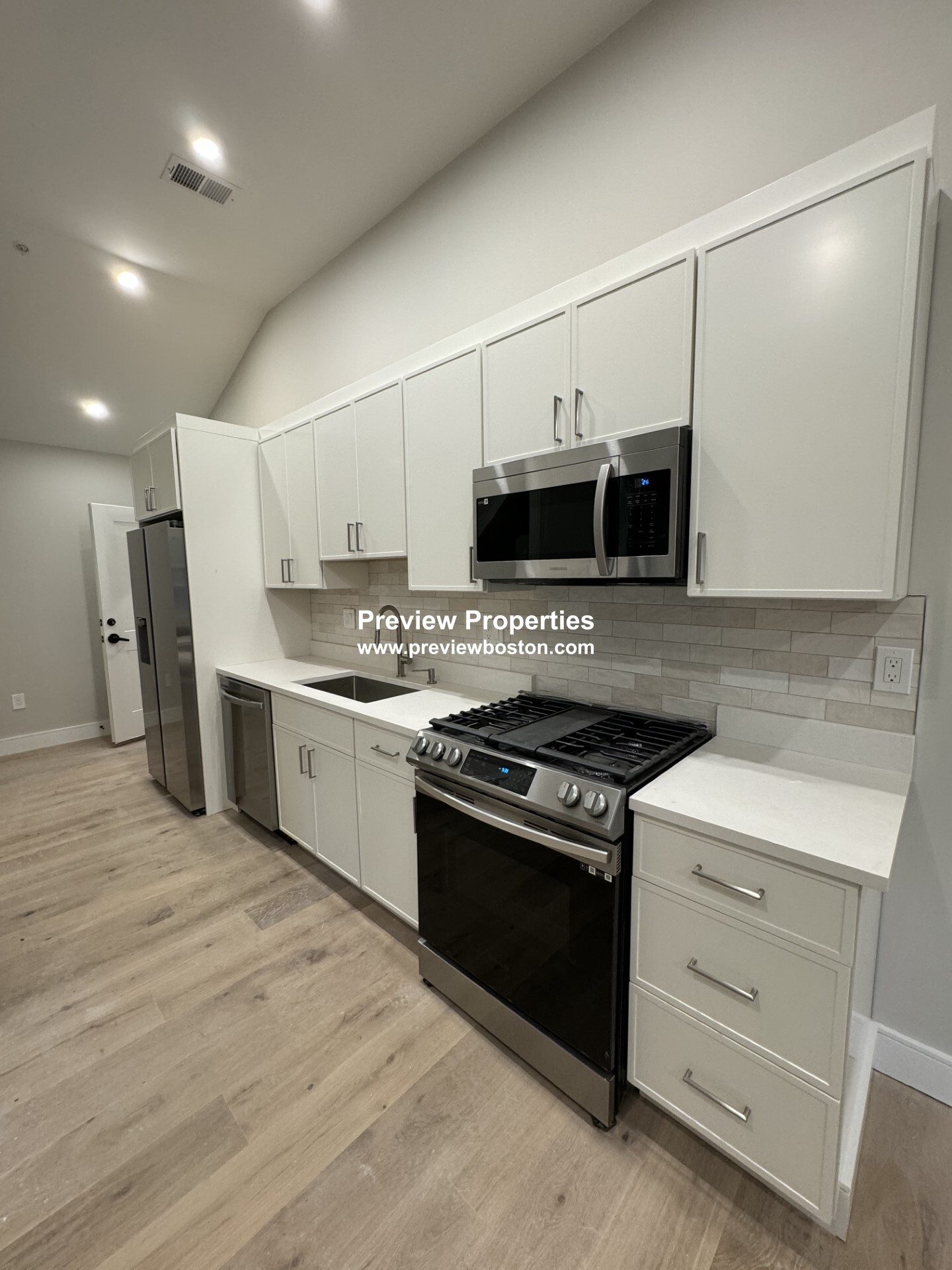 9 Everett St, Allston