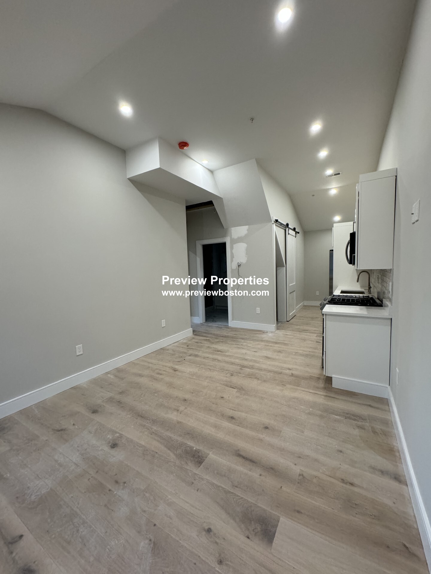 9 Everett St, Allston