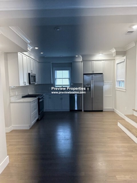 2 Rossmore Rd, Jamaica Plain