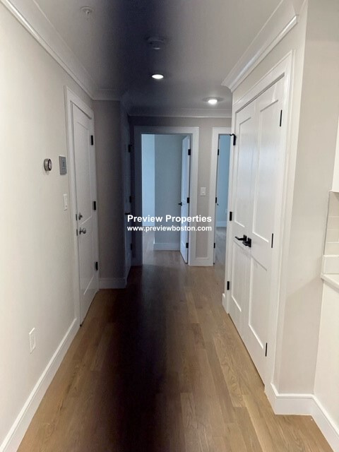 2 Rossmore Rd, Jamaica Plain