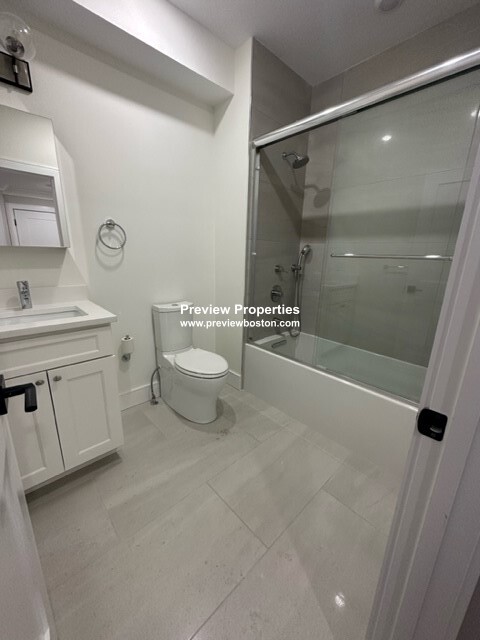 2 Rossmore Rd, Jamaica Plain