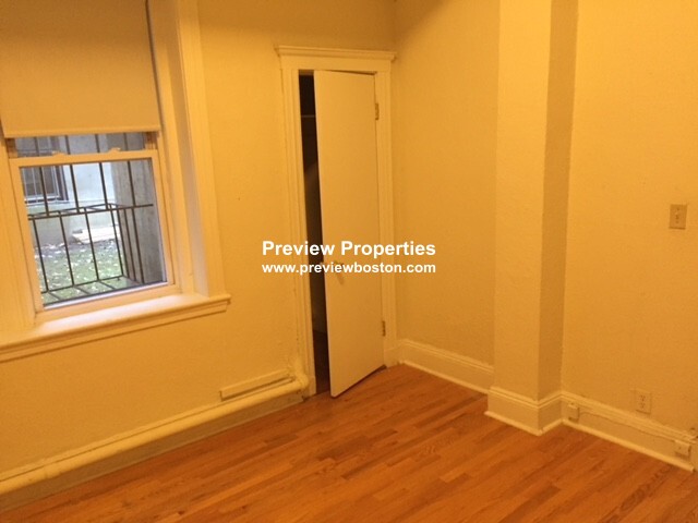 1687 Commonwealth Ave, Brighton