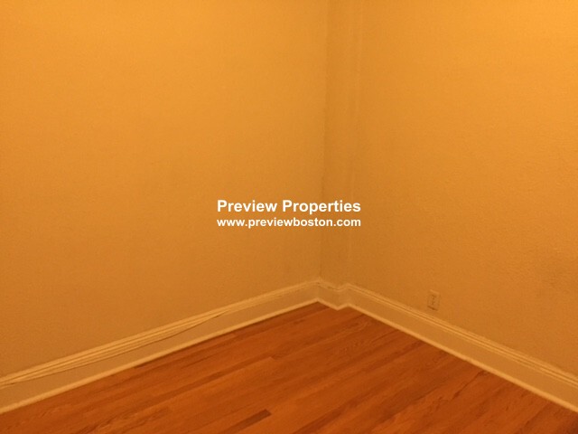 1687 Commonwealth Ave, Brighton