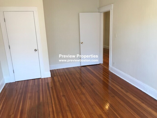 15 Mount Hood Rd, Brighton