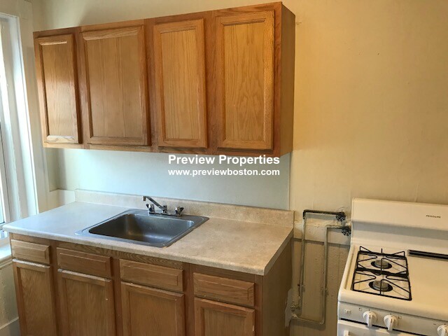 15 Mount Hood Rd, Brighton