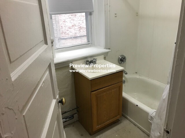 15 Mount Hood Rd, Brighton