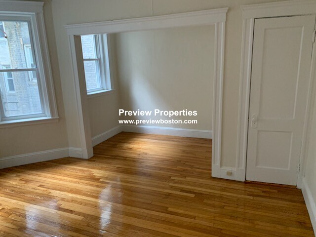 1179 Boylston St, Fenway