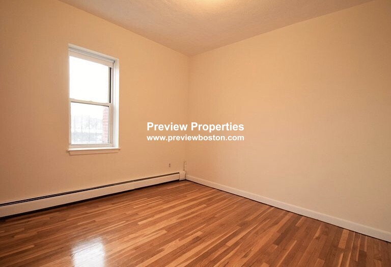 176 North Beacon St, Brighton