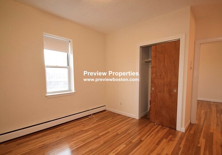 176 North Beacon St, Brighton