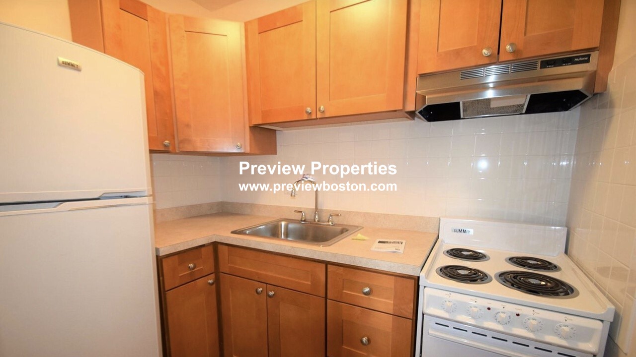 176 North Beacon St, Brighton