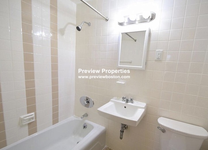 176 North Beacon St, Brighton