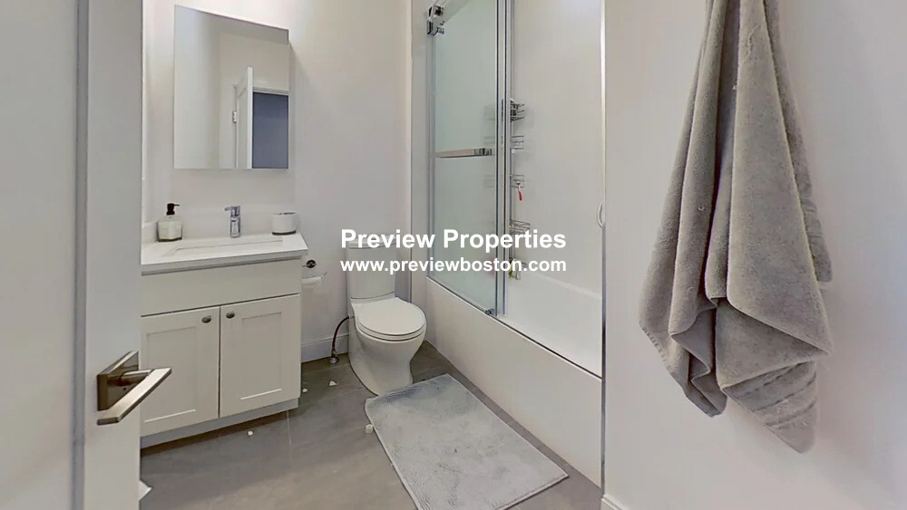 134 Chelsea St, East Boston