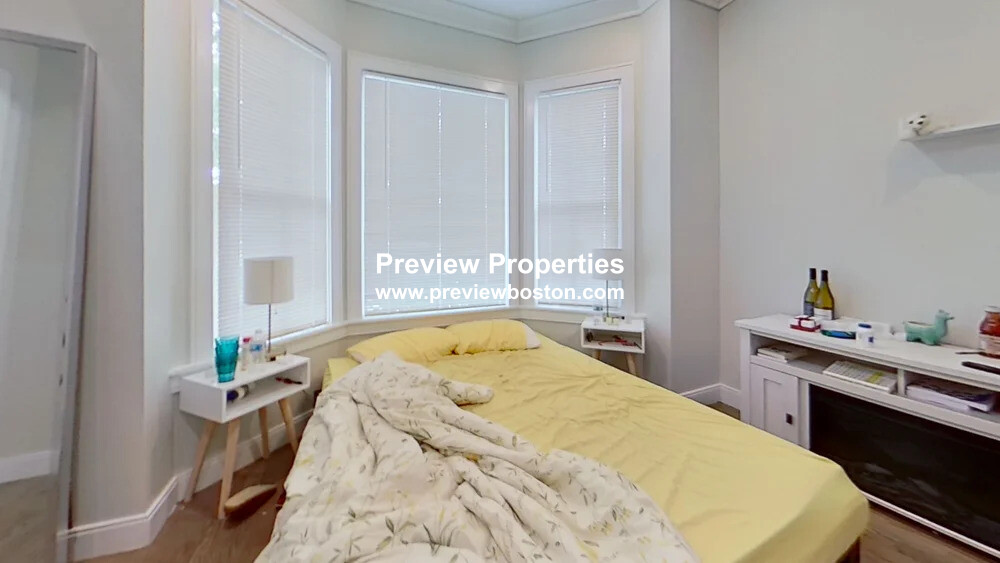 134 Chelsea St, East Boston