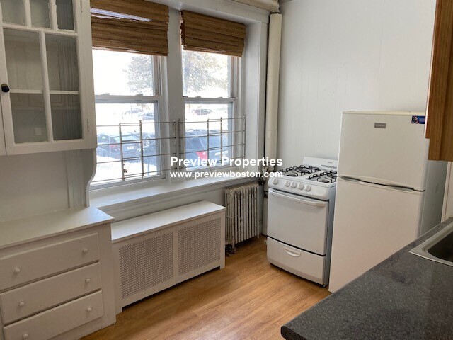 1800 Comm Ave, Brighton