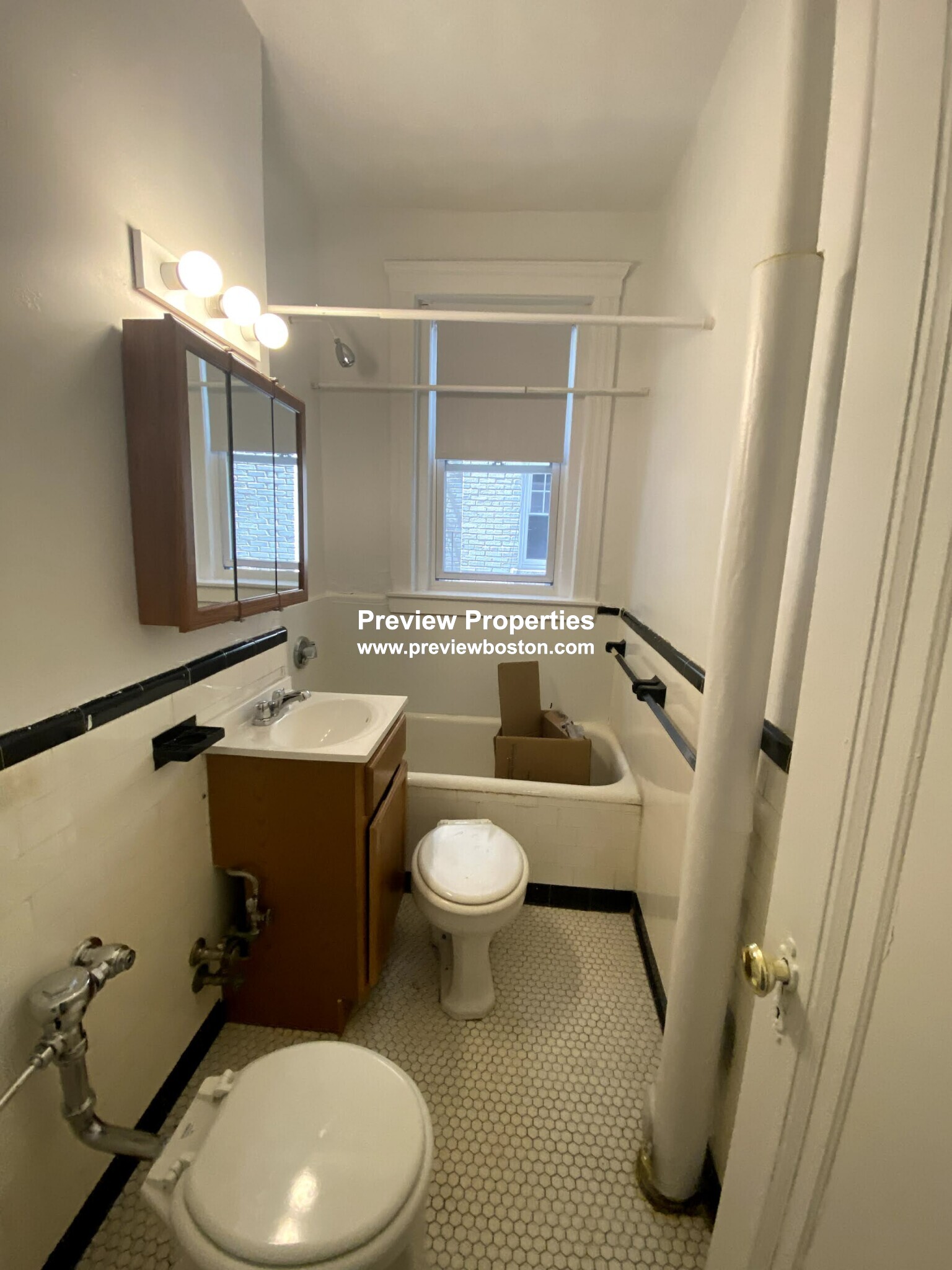 1800 Comm Ave, Brighton