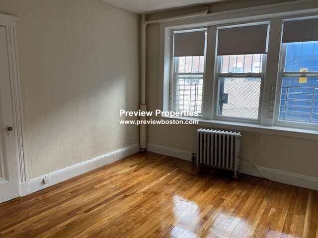 1800 Comm Ave, Brighton