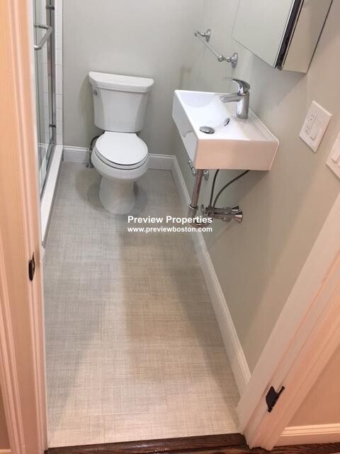 101 Chelsea St, East Boston