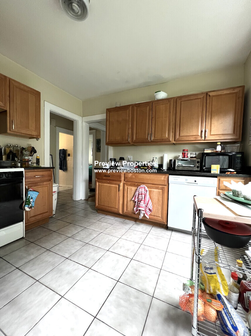 22 Boulevard Ter, Allston