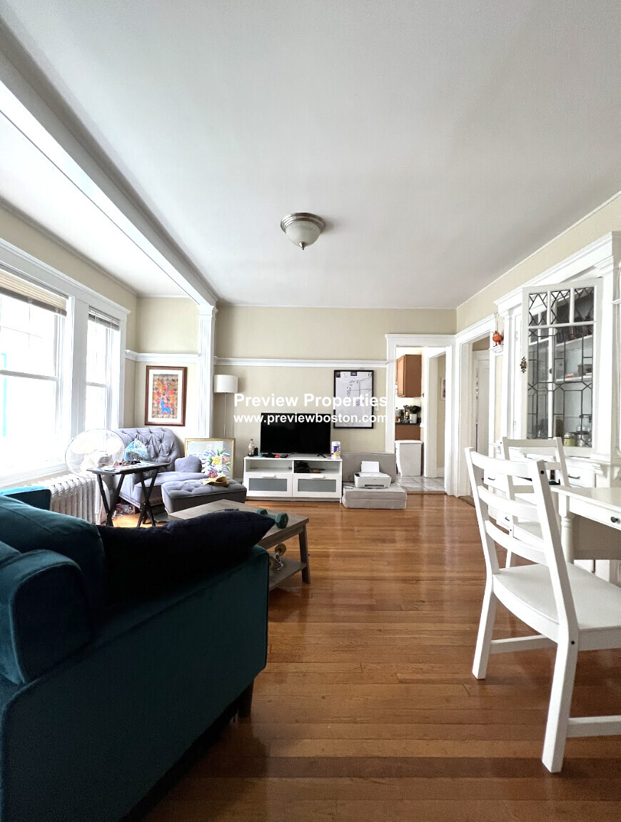 22 Boulevard Ter, Allston