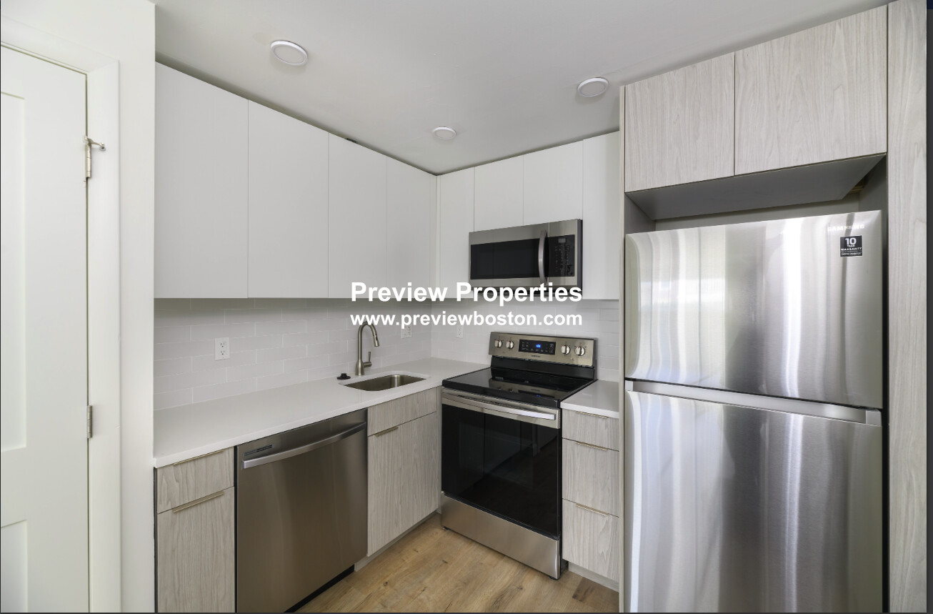 44 Parker Hill Ave, Mission Hill