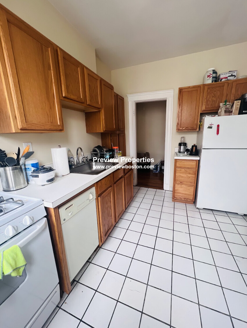 321-325 Summit Ave, Brighton