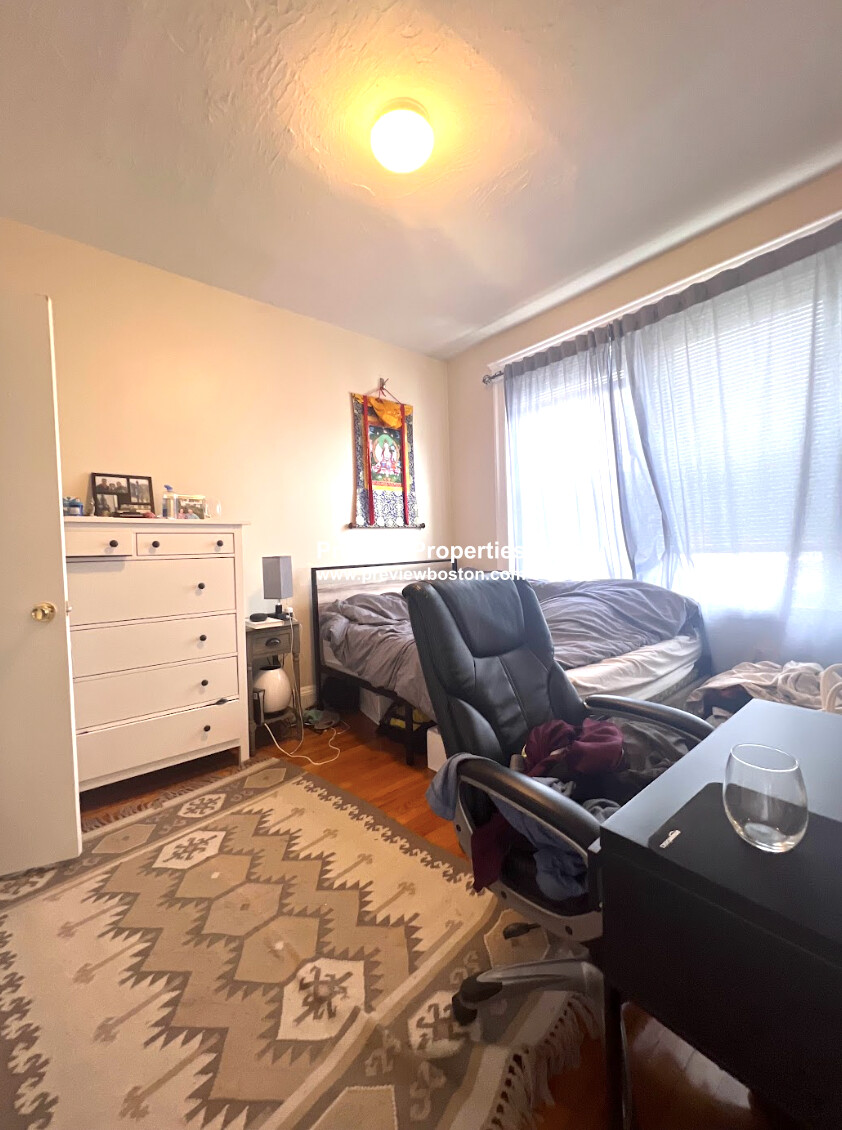 321-325 Summit Ave, Brighton