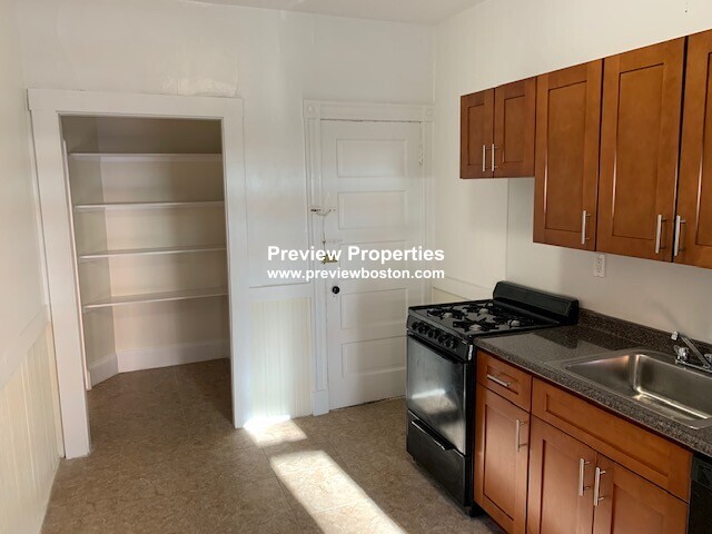 11 Mount Hood Rd, Brighton