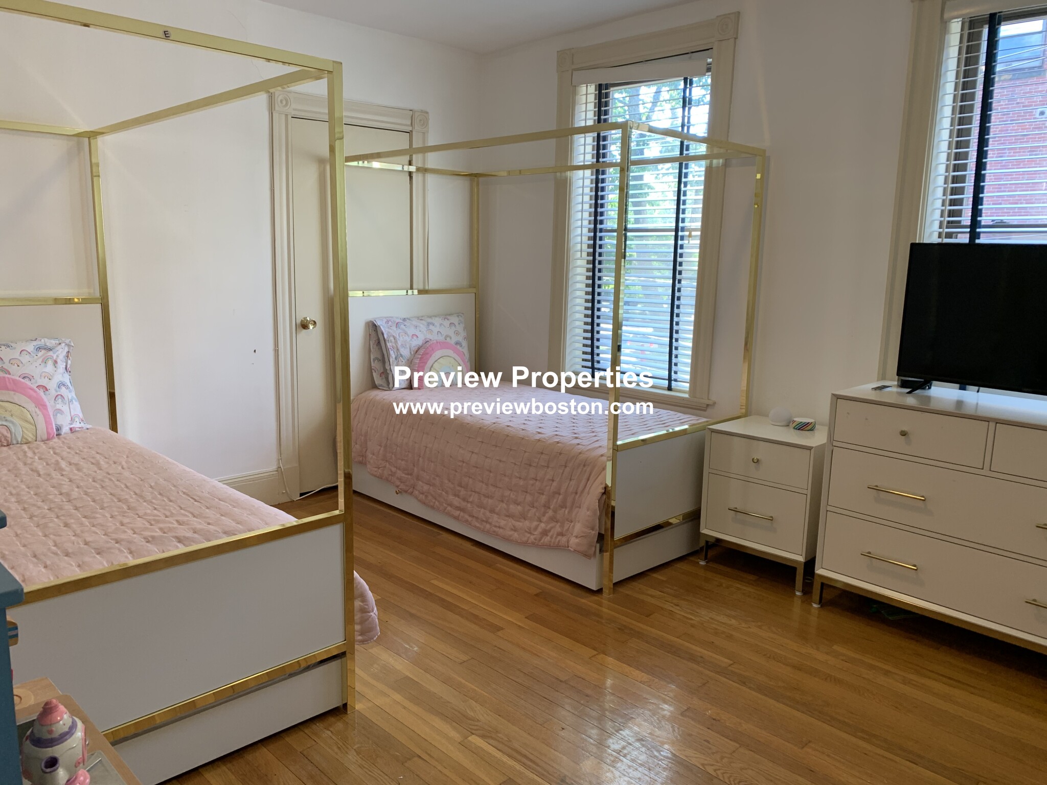 12 Dean Rd, Brookline