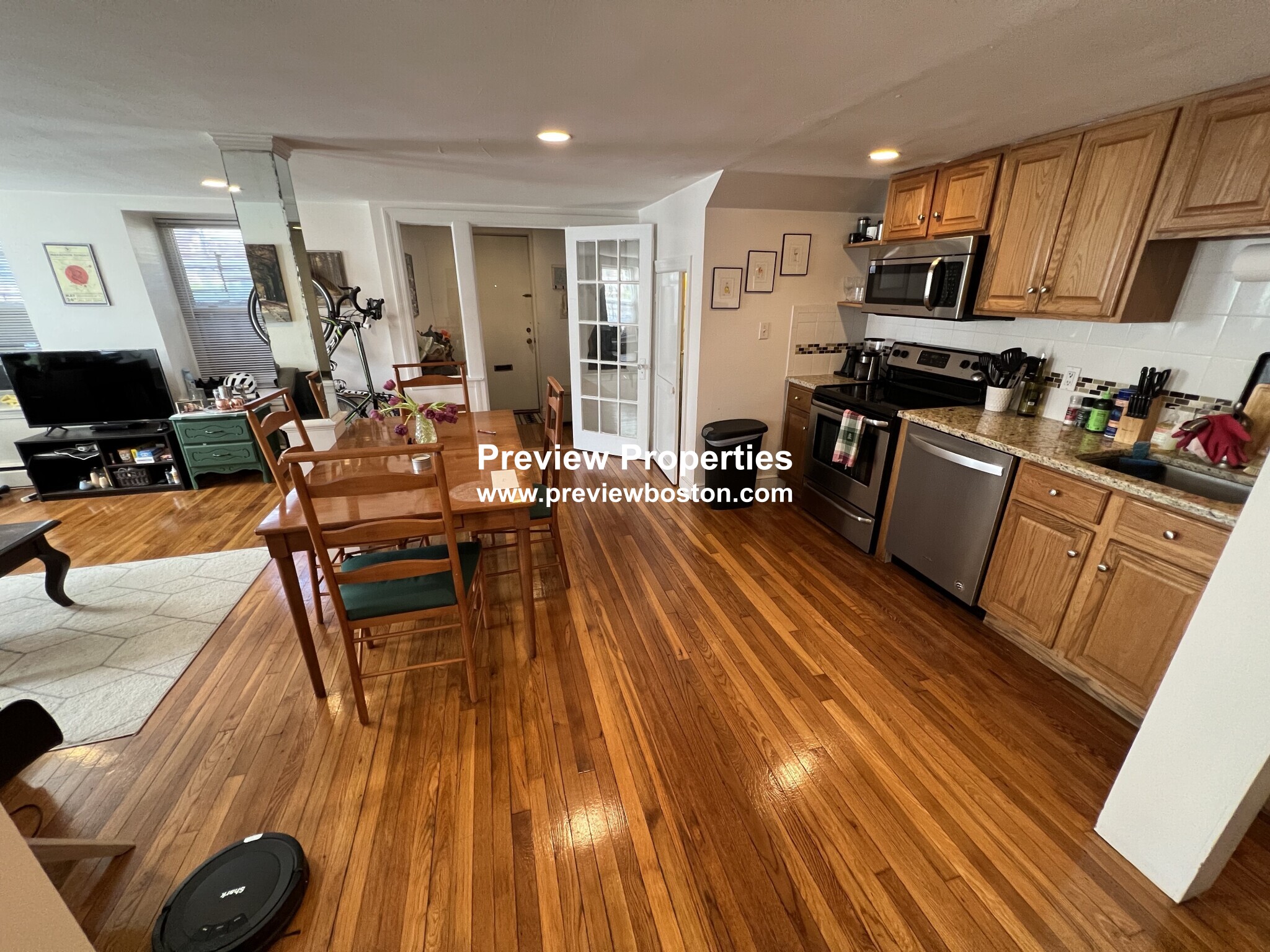 8 Kinross Rd, Brighton