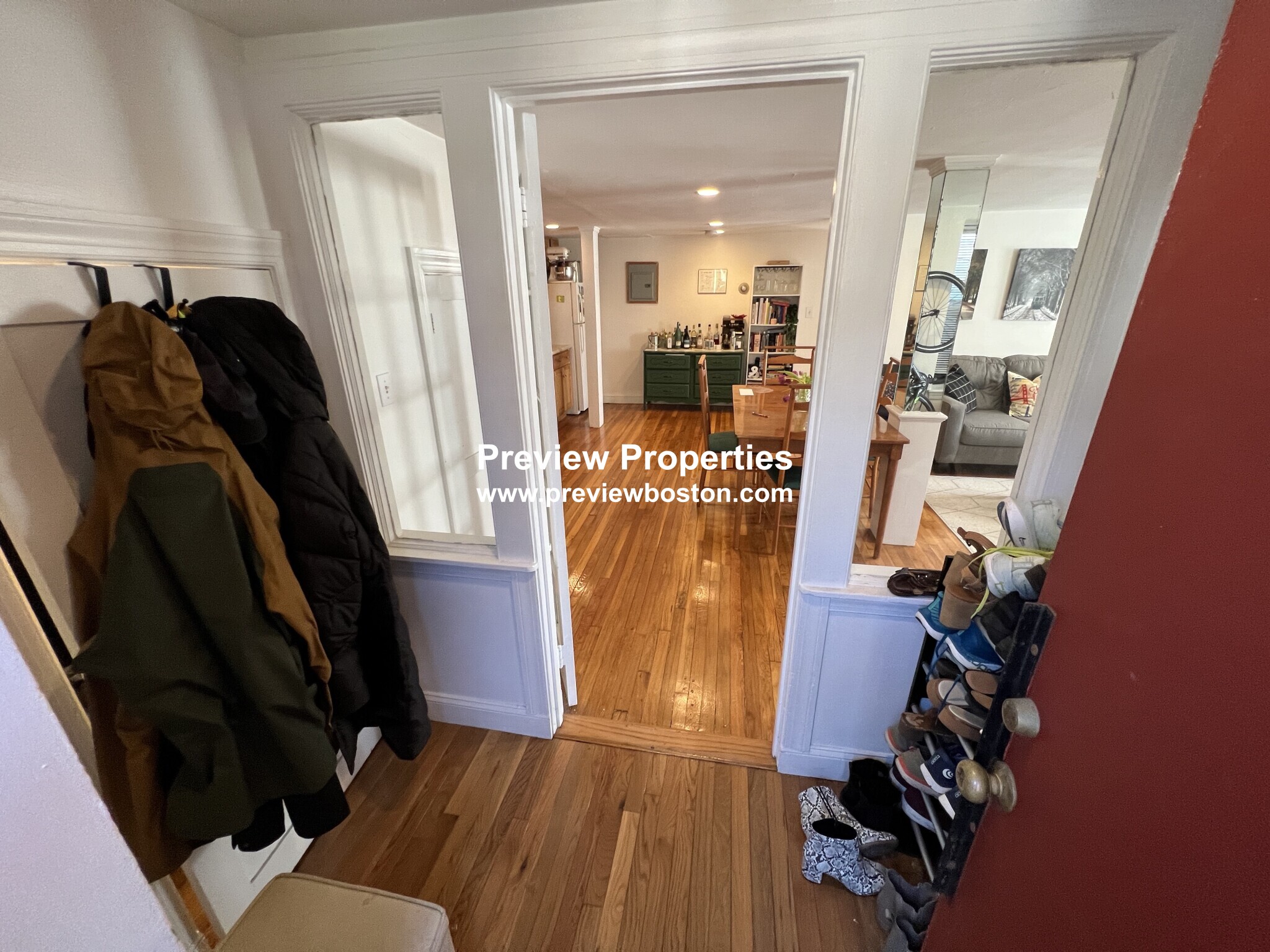 8 Kinross Rd, Brighton