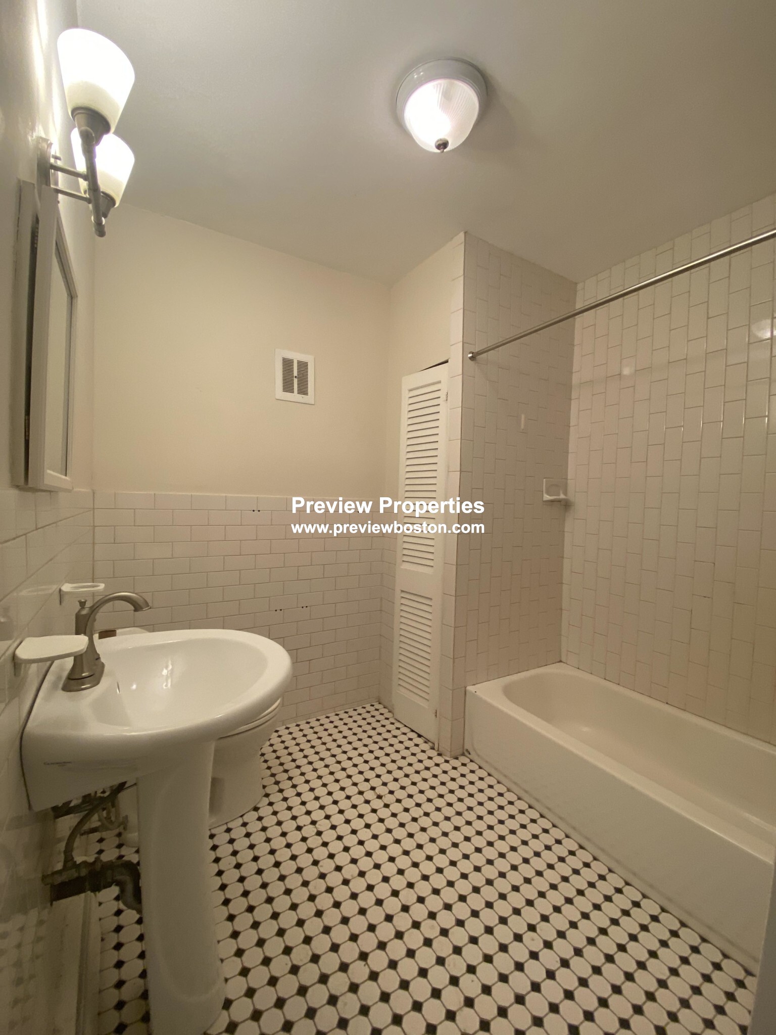 1728 Beacon St, Brookline