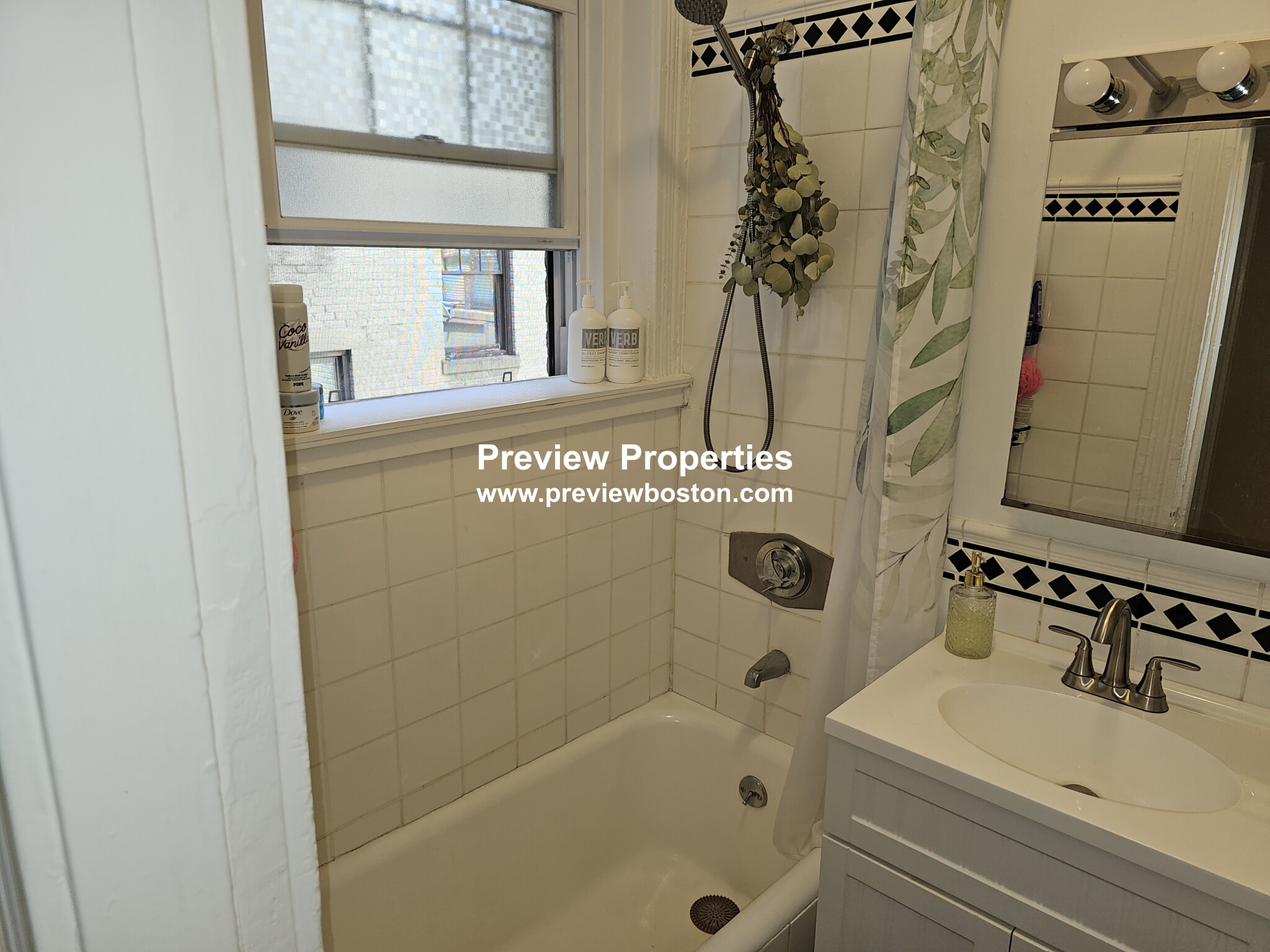 29 Mount Hood Rd, Brighton