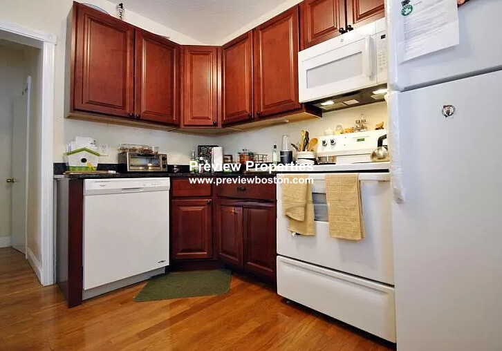 14 Leverett St, Boylston Street