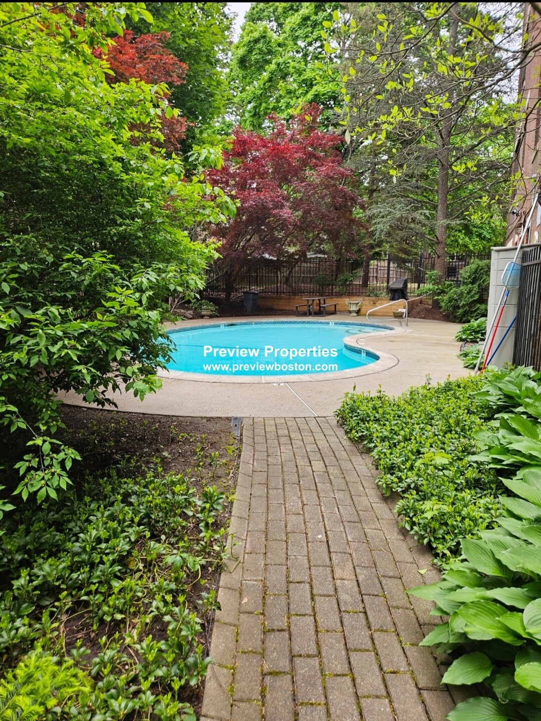 1949 Commonwealth Ave, Brighton