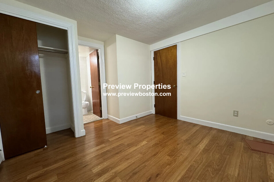 172 North Beacon St, Brighton