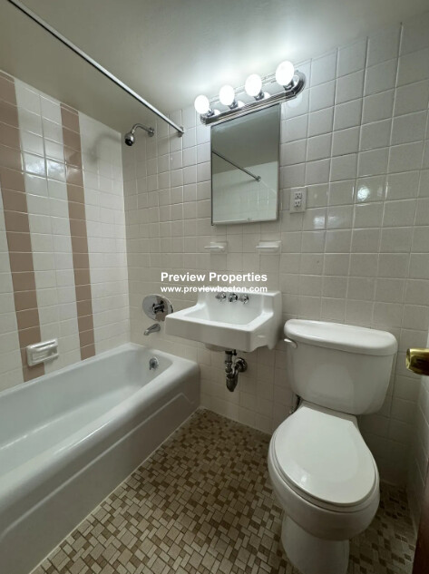 172 North Beacon St, Brighton