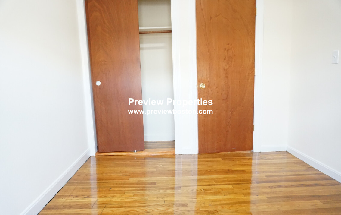 180 North Beacon St, Brighton