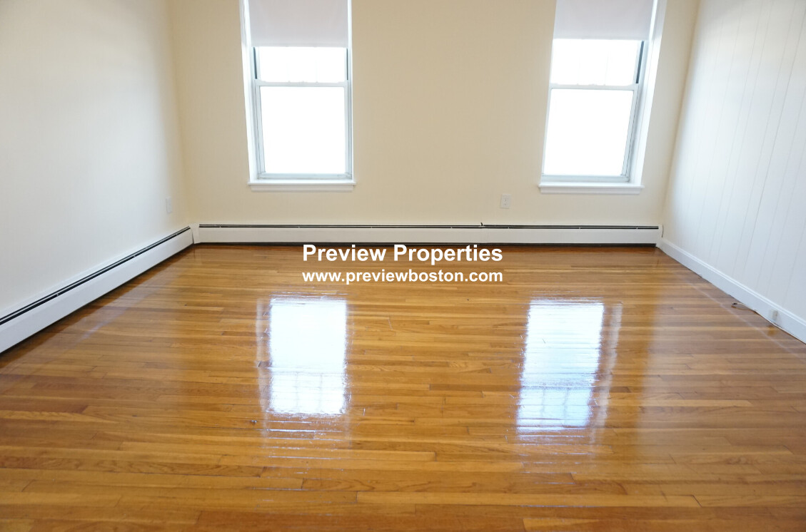 180 North Beacon St, Brighton