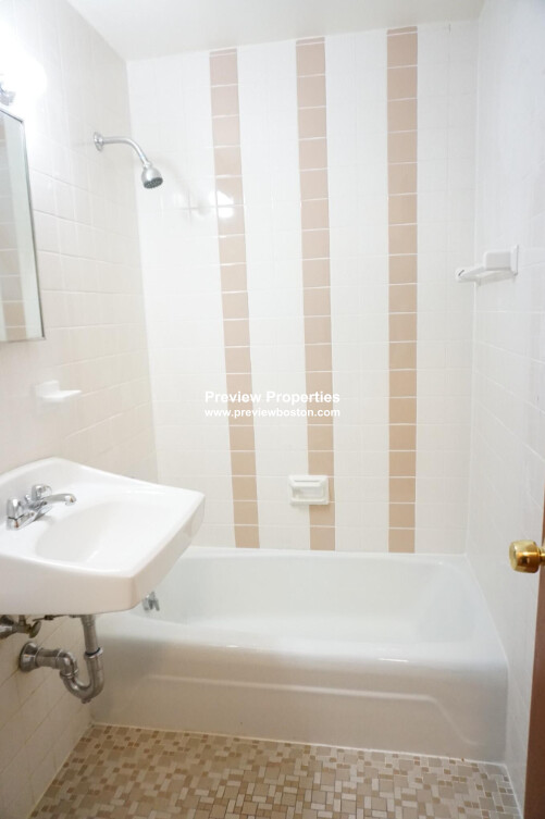 180 North Beacon St, Brighton