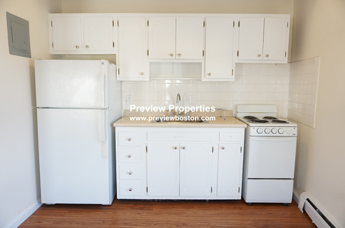 180 North Beacon St, Brighton