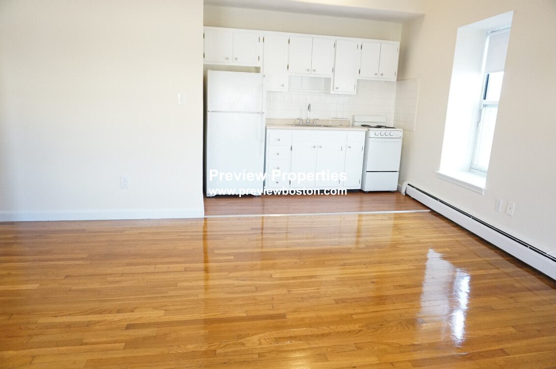 180 North Beacon St, Brighton