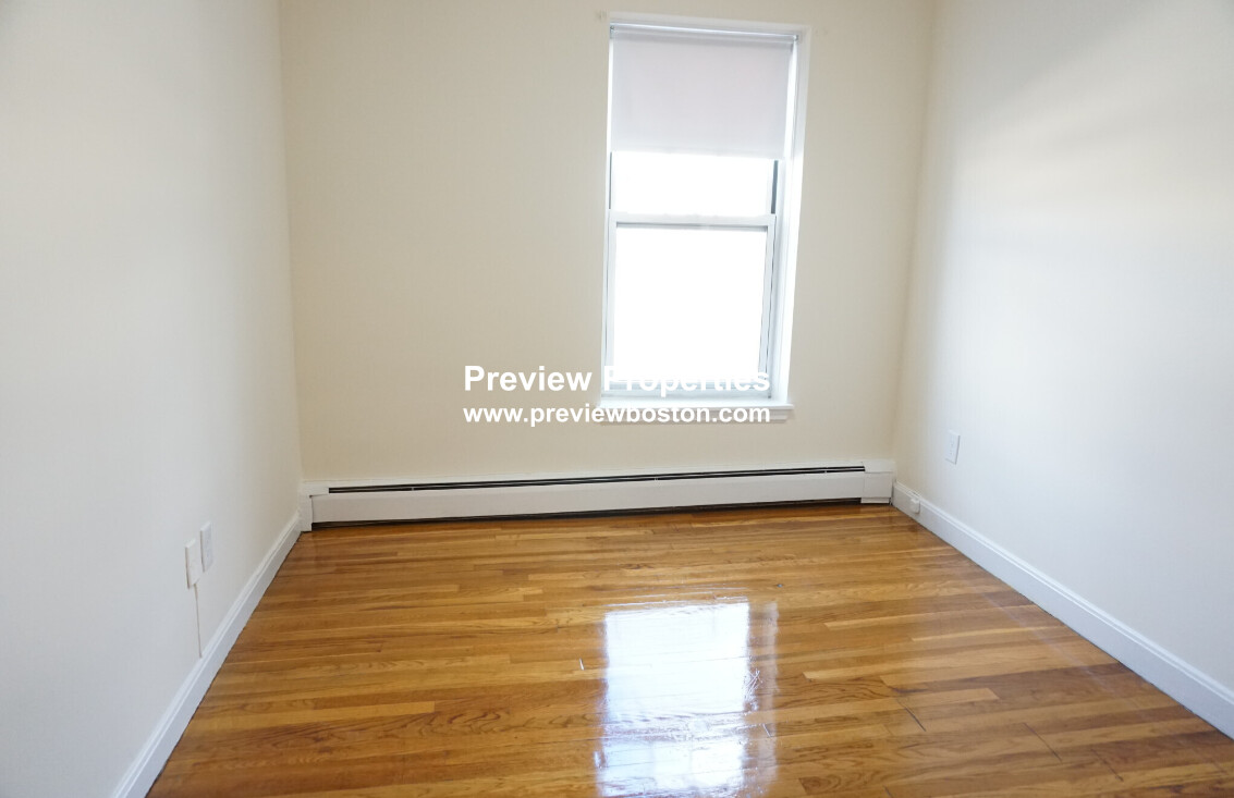 180 North Beacon St, Brighton