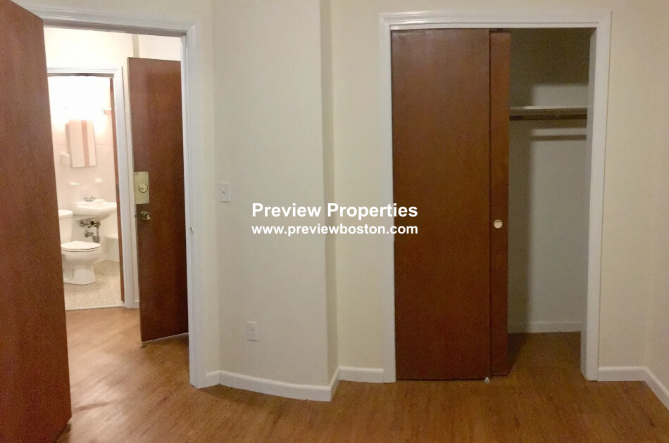 62 South Huntington Ave, Jamaica Plain