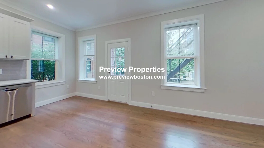 191 Porter St, East Boston