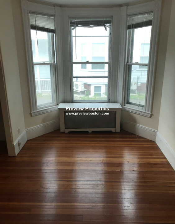 379 Harvard St, Mid-Cambridge